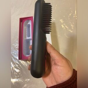 Hair straightener comb cordless